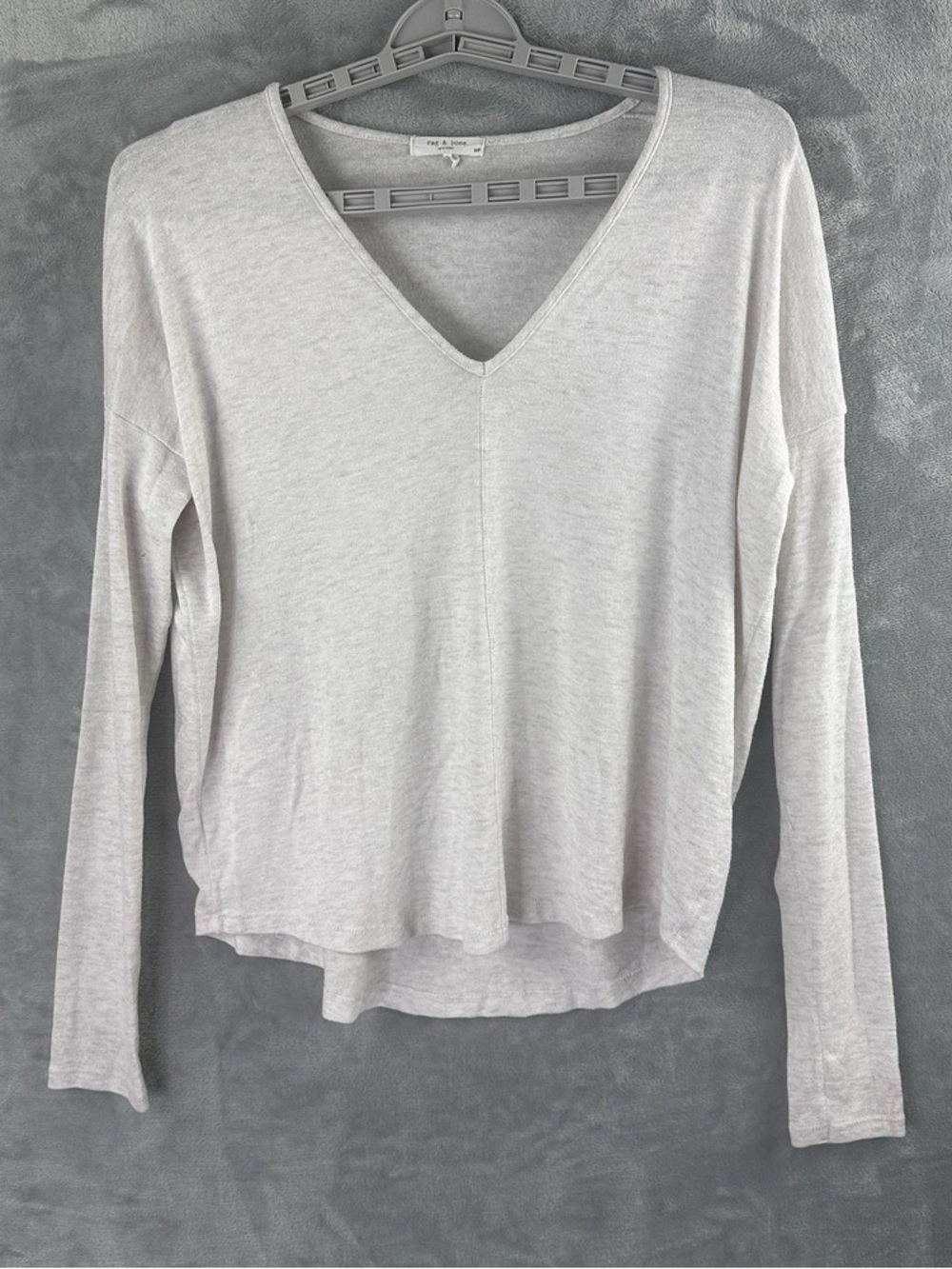 rag & bone Light Gray V-Neck Long Sleeve Tee